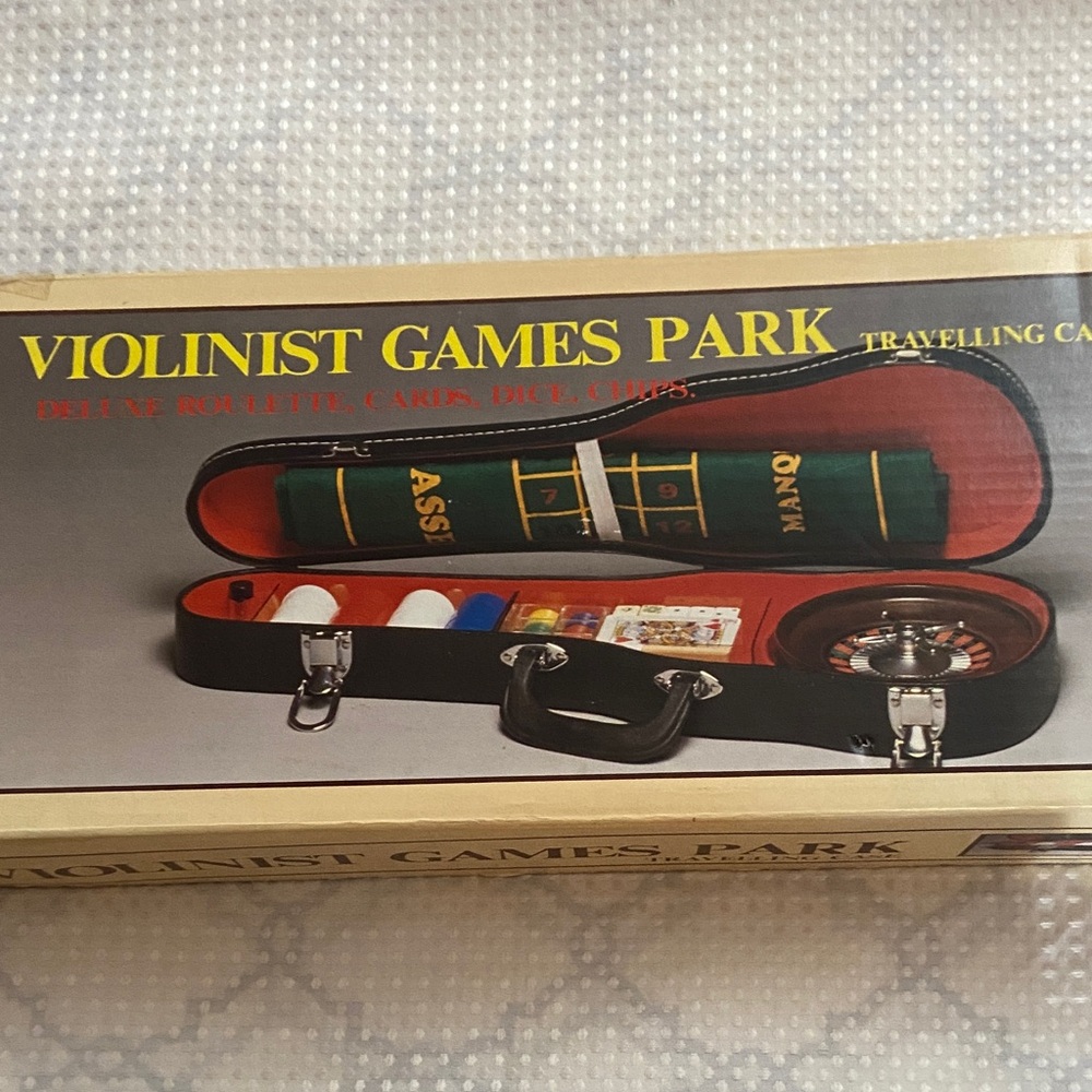 Vintage Deluxe Roulette Set - Black and Red